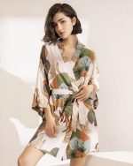 Kimono de nuit fleuri beige